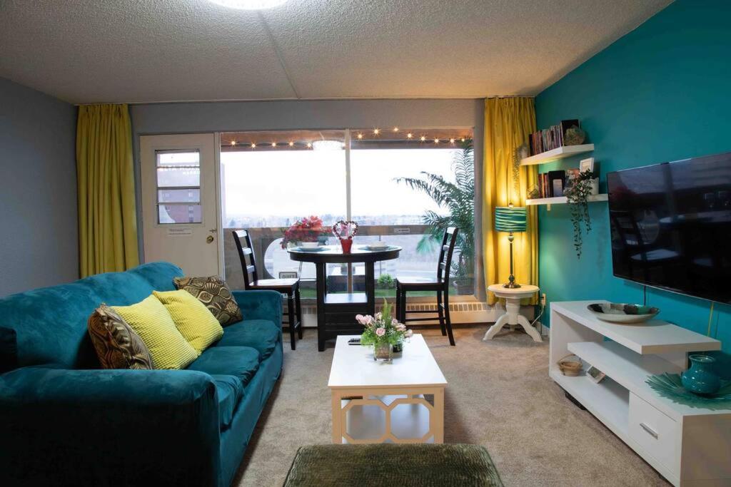 Calgary Downtown Center Condo With Free Parking Eksteriør bilde