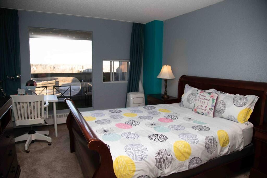 Calgary Downtown Center Condo With Free Parking Eksteriør bilde